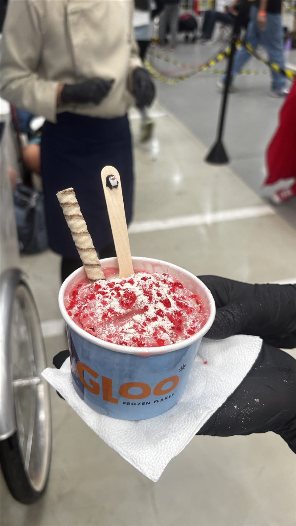 Sorvete IceGloo com toppings servido em evento